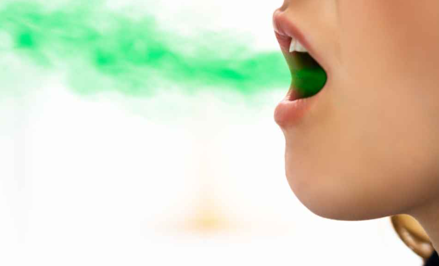 Apa Penyebab Bau Mulut Busuk? Kenali Faktor-Faktor Pemicu Halitosis
