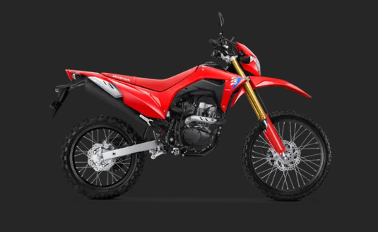 Mengendarai Honda CRF dalam Rombongan, Mengapa Menjaga Jarak dan Komunikasi Penting?